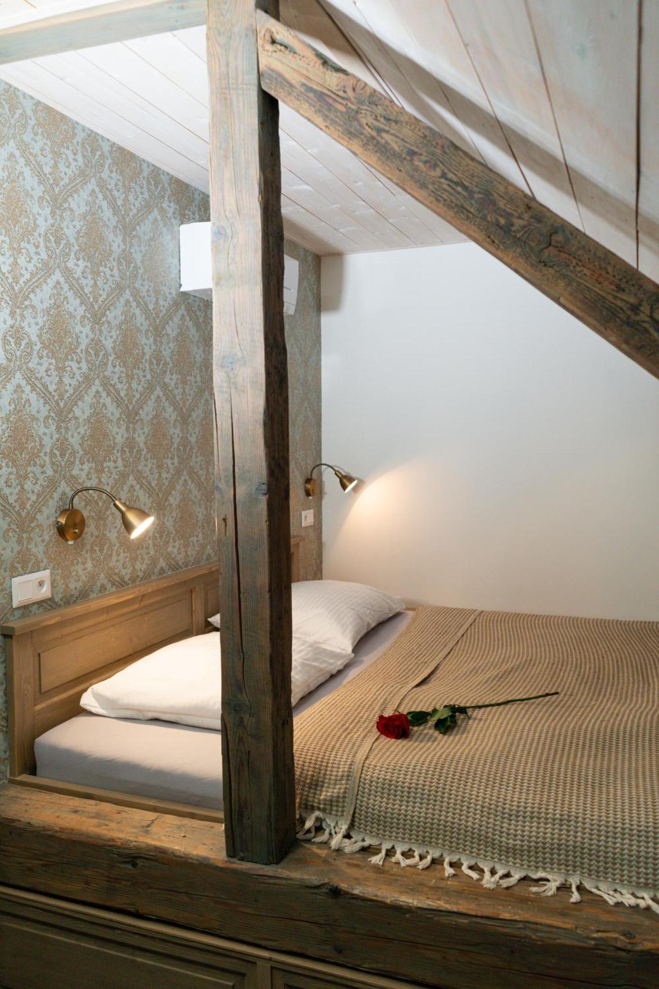 Aura Hotel Banska Stiavnica Bagian luar foto