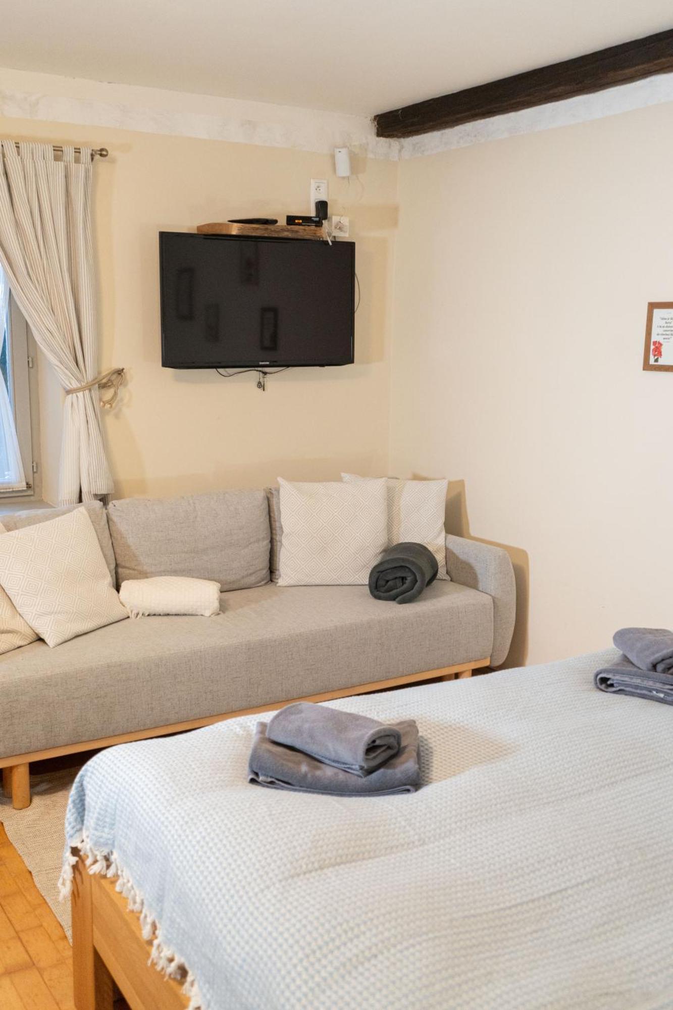Aura Hotel Banska Stiavnica Bagian luar foto